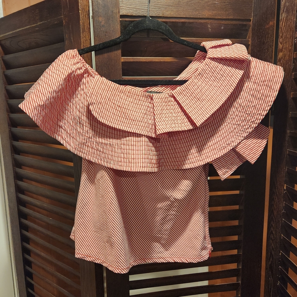 Gracia Striped Ruffle Off-Shoulder Blouse